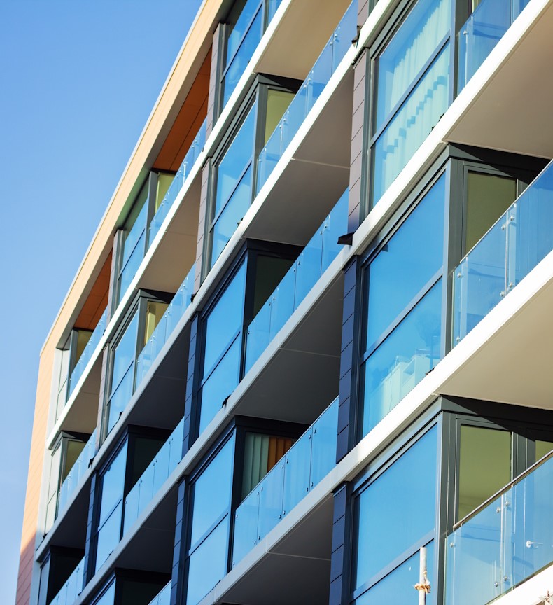 Balkon aus Glas: Bietz-Hoth Glasbau in Berlin baut Wände und Balkone aus Glas. 