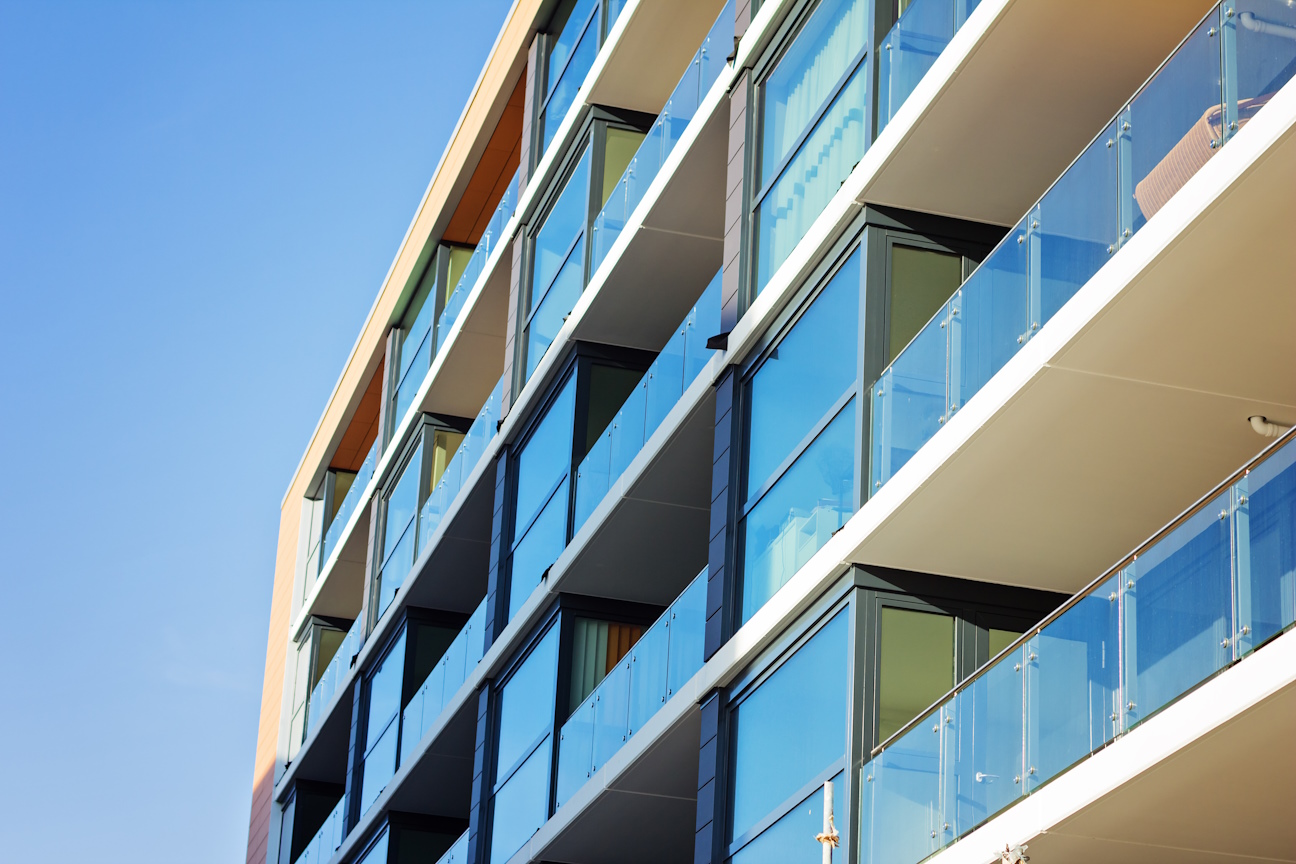 Balkon aus Glas: Bietz-Hoth Glasbau in Berlin baut Wände und Balkone aus Glas. 